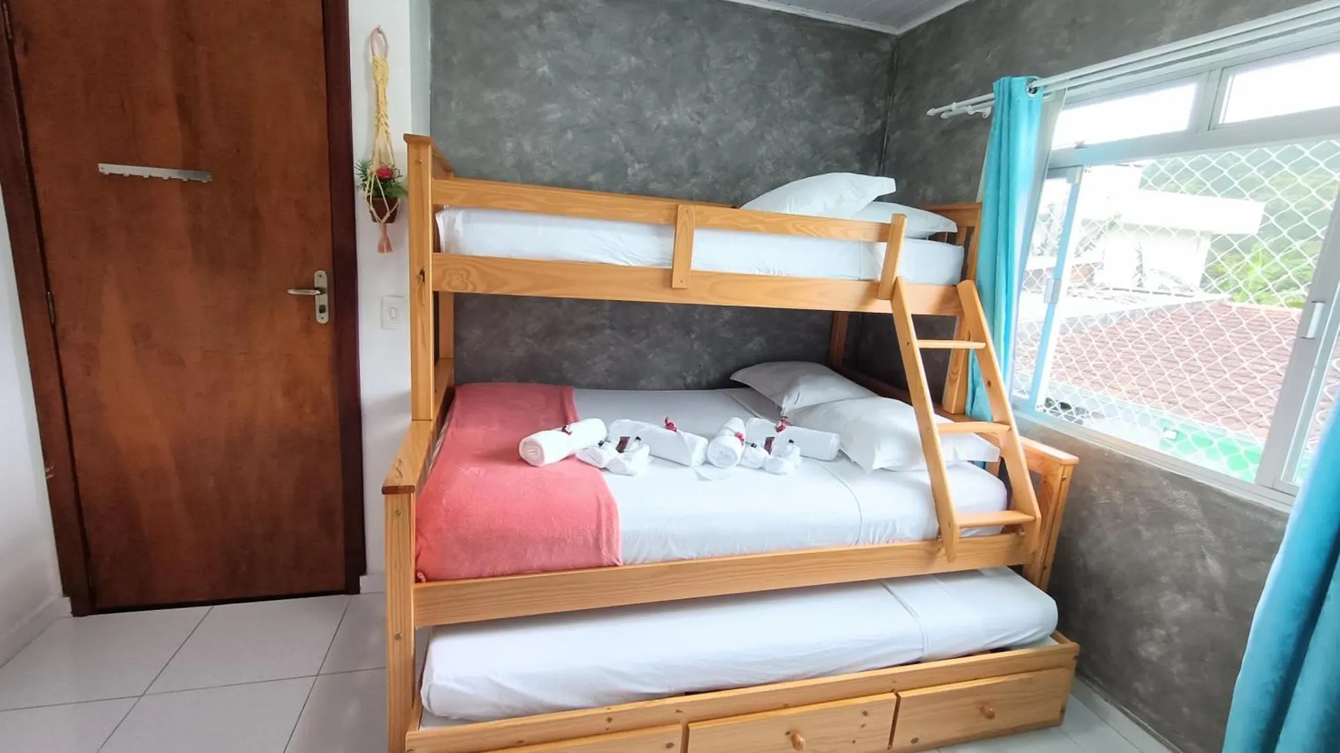 Hostel Casa Da Vó Rosa Governador Celso Ramos
